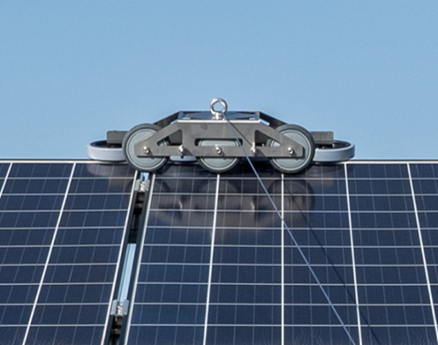 Robot de netoiyage panneaux