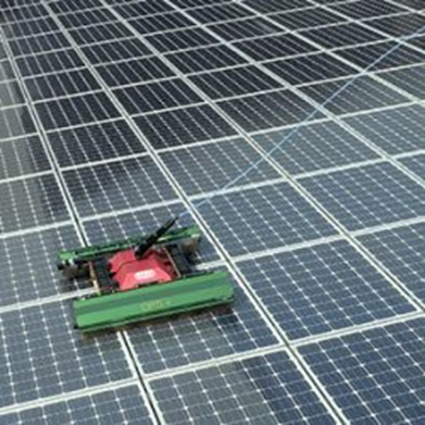 Robot de nettoyage Opti+5 – Performance, sécurité et autonomie pour toitures solaires